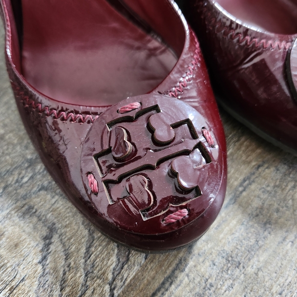 Tory Burch Burgundy Patent Leather Wedge Pumps, Made In Brazil, Women's Size 9.5 - Picture 9 of 13